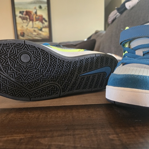 Nike SB High Top - Picture 3 of 3